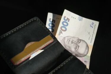 Какая категория украинцев получит дополнительную выплату в 1300 гривен в августе