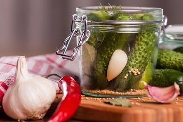 Незабываемый вкус: рецепт маринованных огурцов с горчицей на зиму