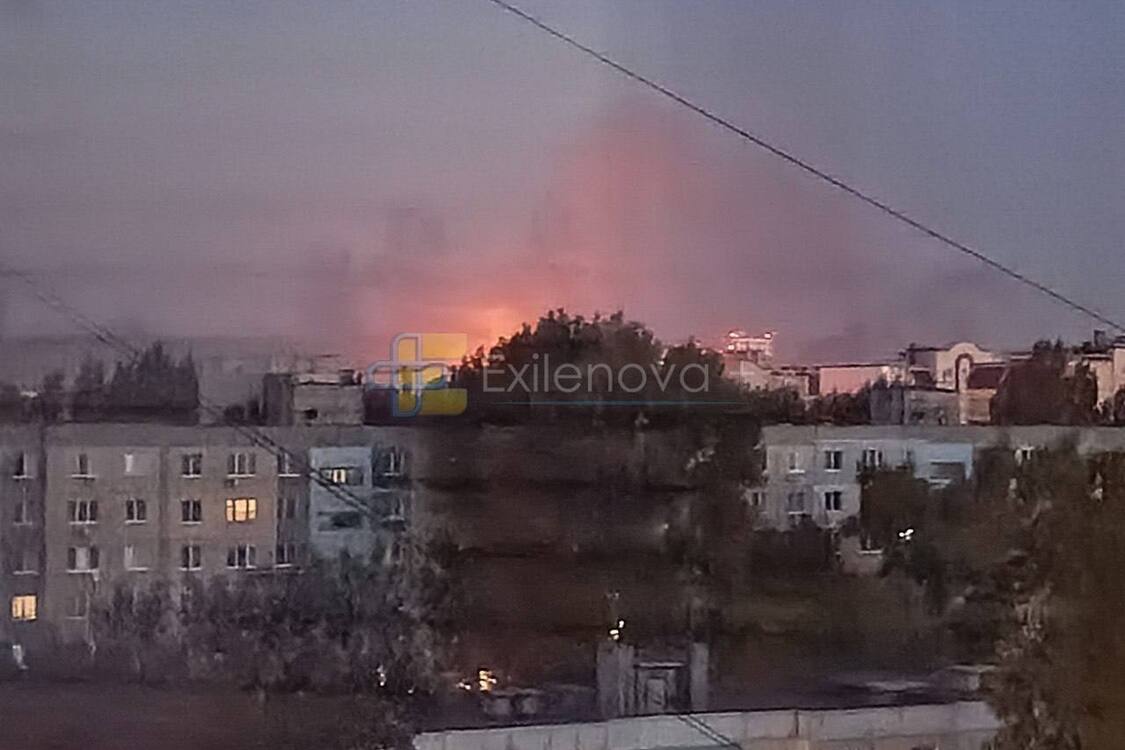Дрони атакували російський Саратов: палає НПЗ (фото, відео)