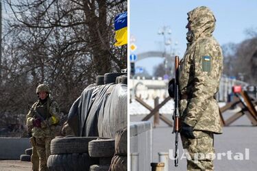 Перевірки військовозобовʼязаних на блокпостах: юрист пояснив, чи має право ТЦК дивитись телефон