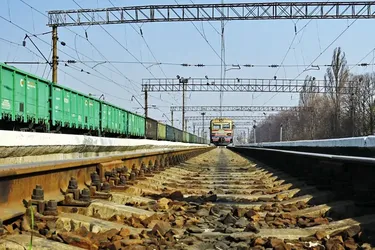 Из-за российского удара по Киеву и области 'Укрзализныця' изменила маршруты некоторых поездов: как будут курсировать