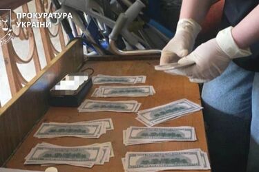 Лікарка пропонувала бійцю операцію на здоровому хребті заради звільнення: вилучено 6,8 млн готівкою