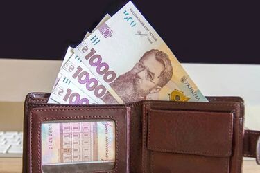До 28 серпня ВПО отримають 2000 або 3000 гривень: хто отримає виплату