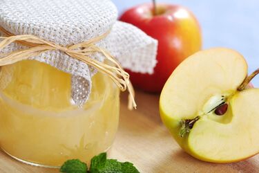 Вкусное дополнение к чаю: рецепт яблочного варенья со сгущенкой на зиму