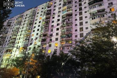 Ворожа атака на Київ: 16 поранених, пошкоджені будинки у Дніпровському районі