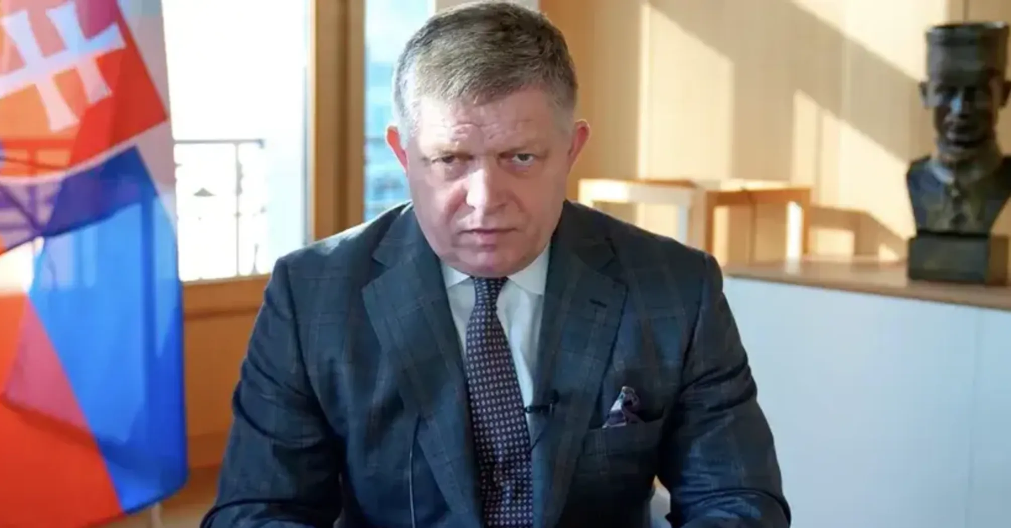 Фіцо заявив, що не буде захищатись у разі нападу рф: 'Не хочу війни'  