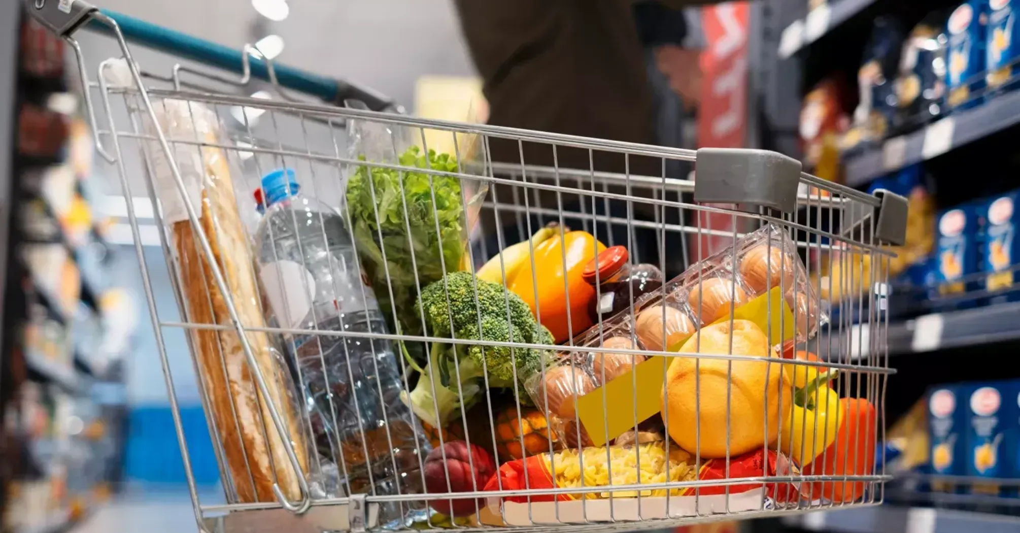 Дефіциту продуктів не буде: у Мінагрополітики розповіли чого очікувати українцям   