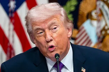 Трамп знову просив Зеленського не атакували російські НПЗ – Axios