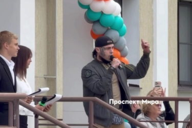Не успели на России дети сесть за парты, как начались проблемы